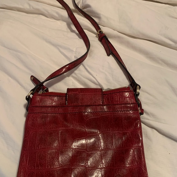 Nine West Red mini bag, great for wearing over the shoulder. Adjustable strap - Picture 2 of 3